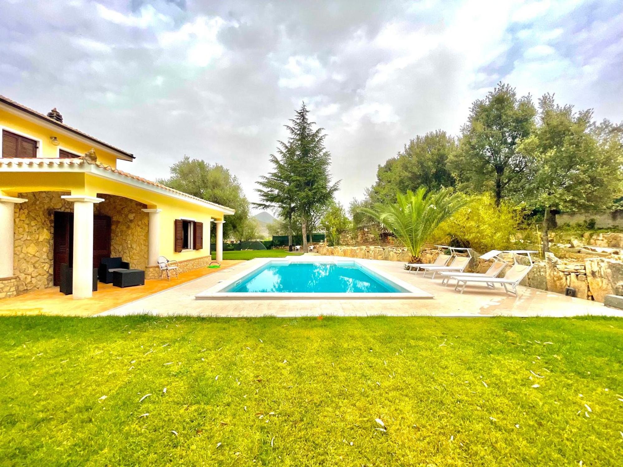 Villa With Pool Cardedu Exterior photo
